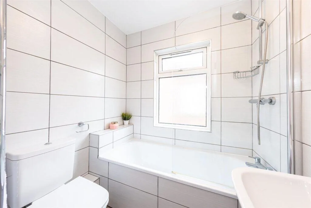5 bedroom terraced house for rent