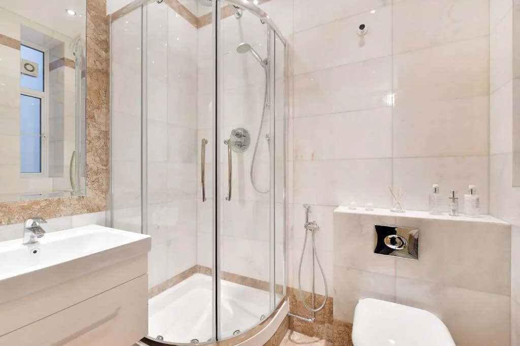 5 bedroom apartment for rent