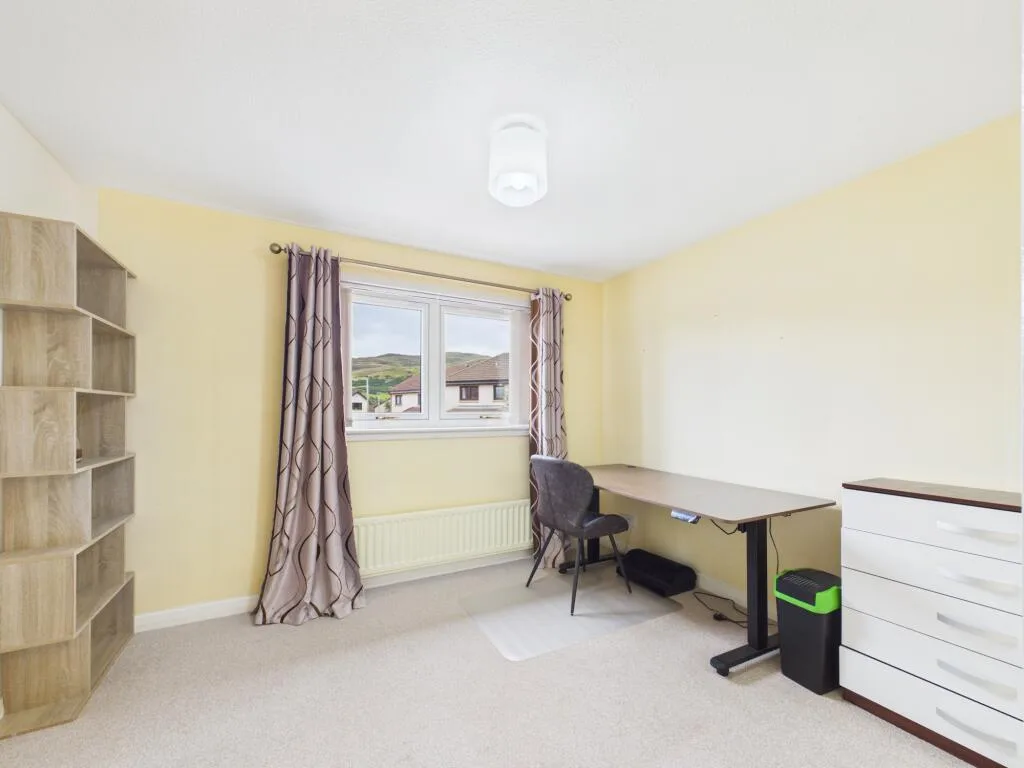 5 bedroom detached house for rent