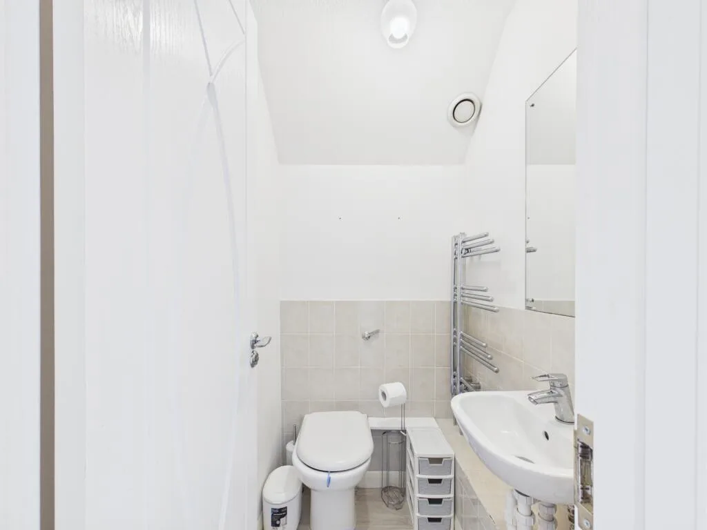 5 bedroom detached house for rent