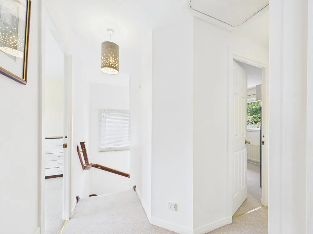 5 bedroom detached house for rent