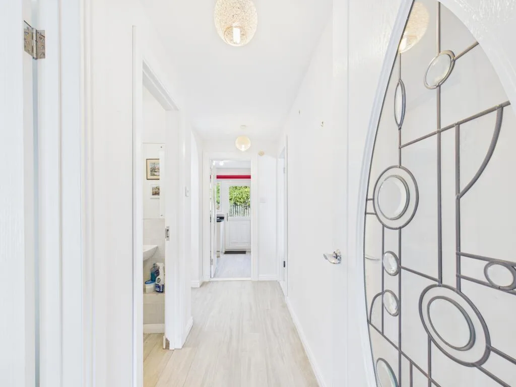 5 bedroom detached house for rent