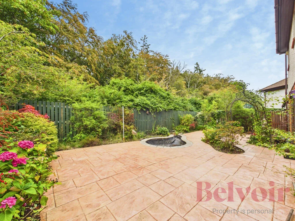 5 bedroom detached house for rent