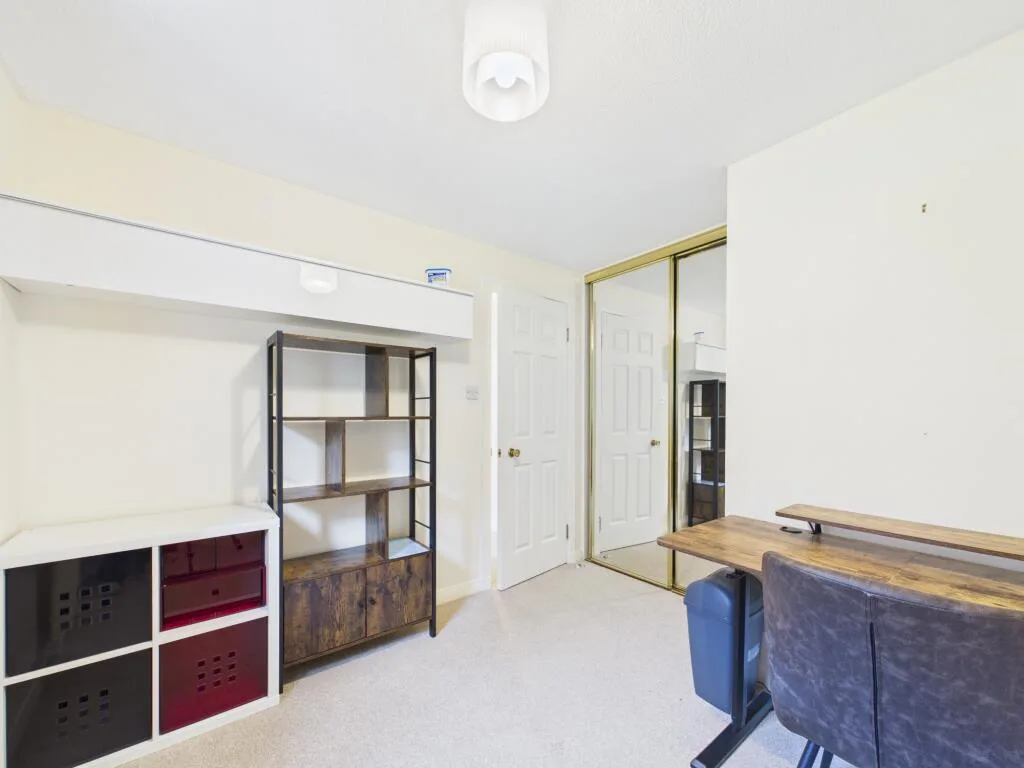 5 bedroom detached house for rent