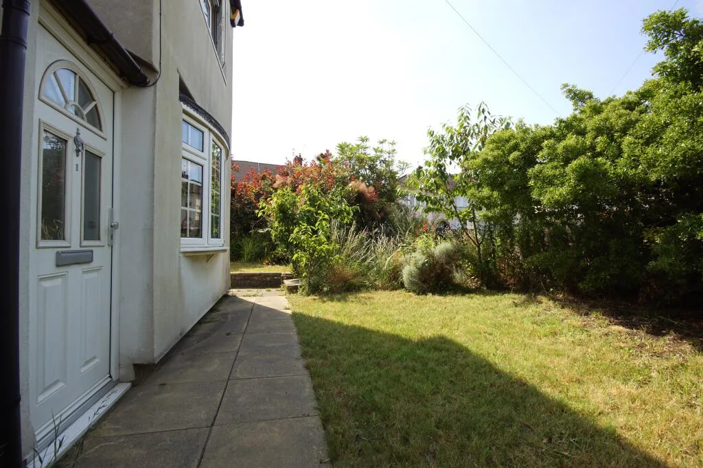 4 bedroom semi-detached house for rent