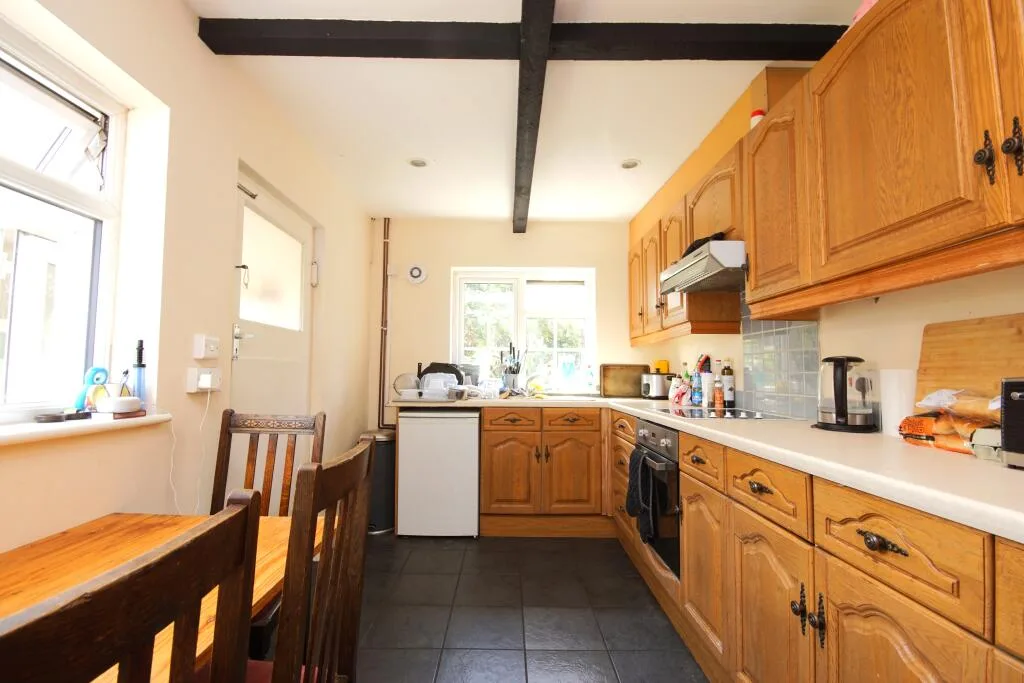 4 bedroom semi-detached house for rent