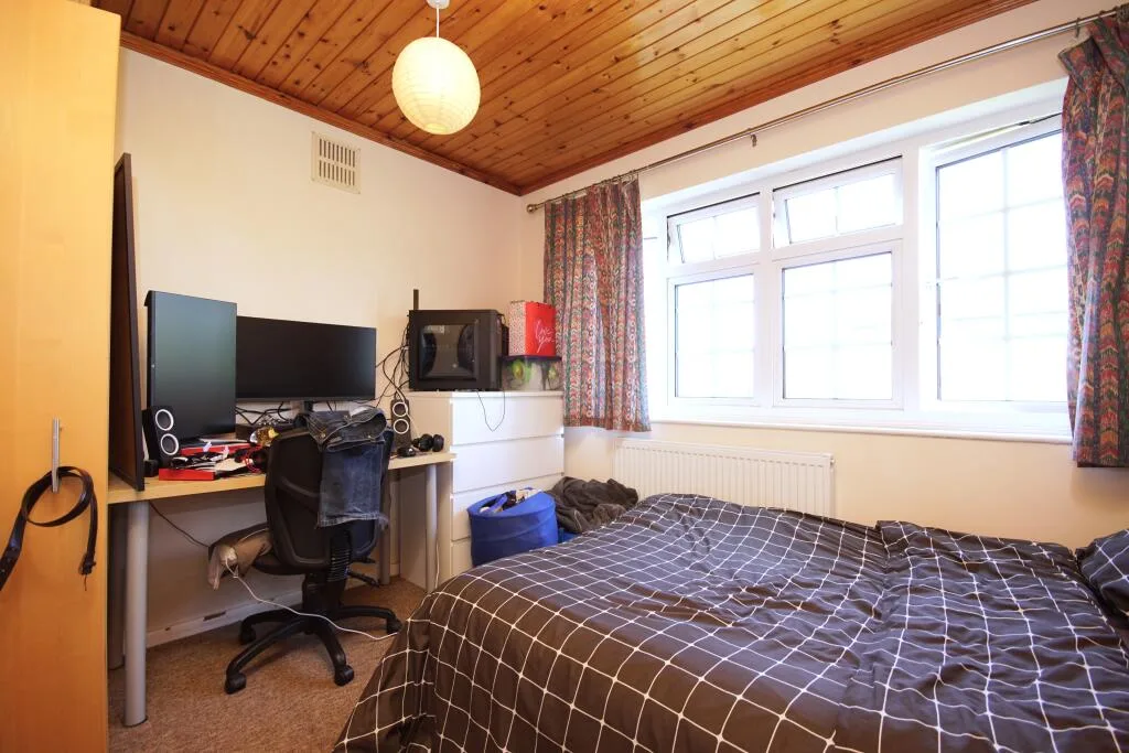 4 bedroom semi-detached house for rent