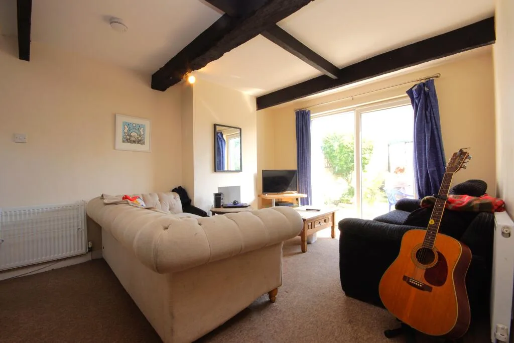 4 bedroom semi-detached house for rent