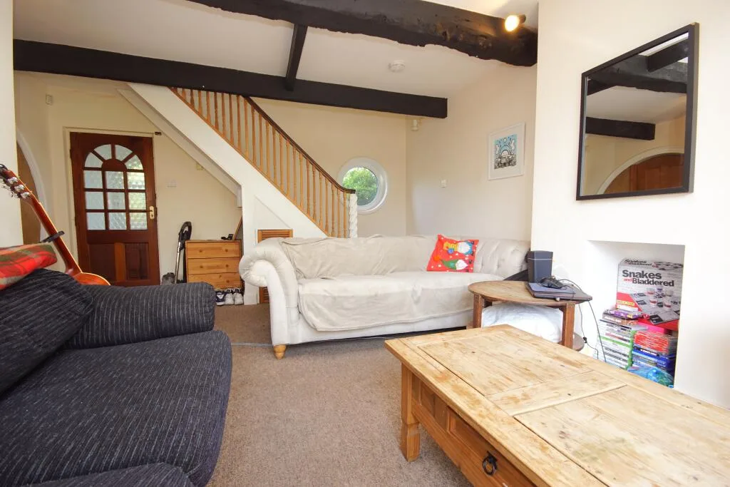 4 bedroom semi-detached house for rent