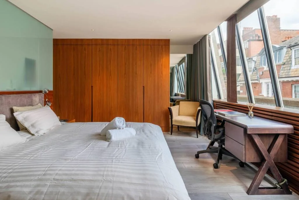 4 bedroom mews property for rent