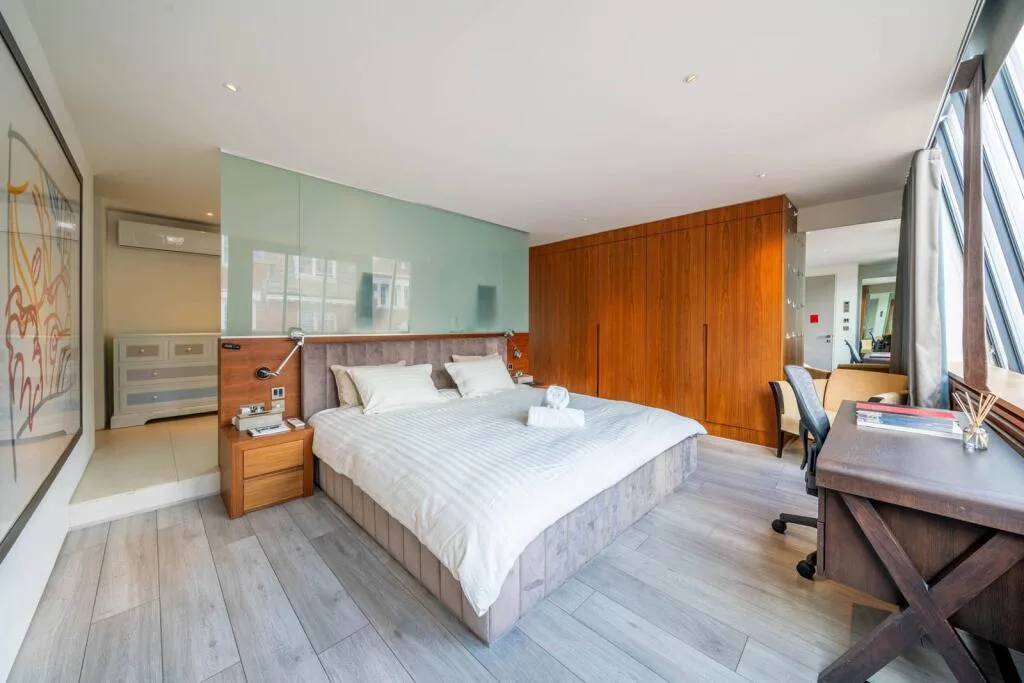4 bedroom mews property for rent