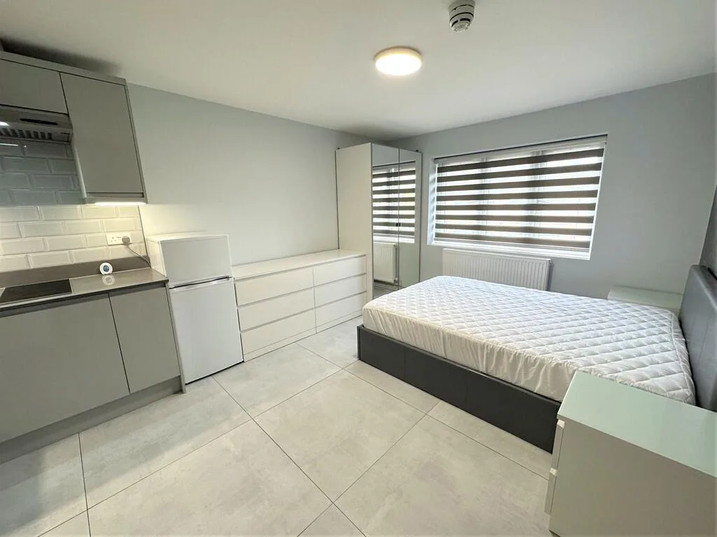 Studio flat for rent