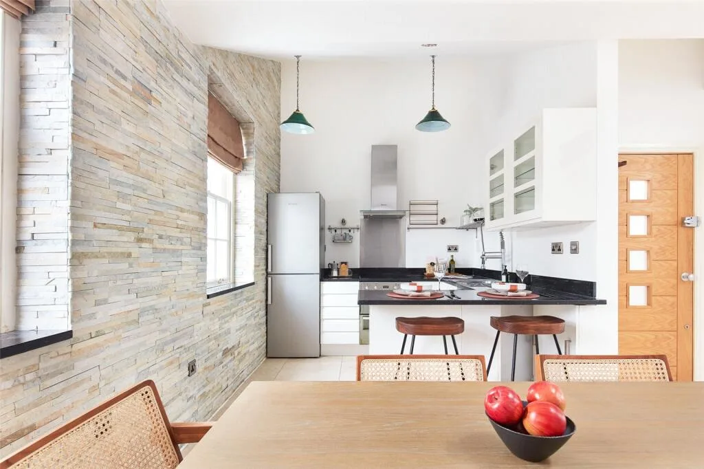 2 bedroom penthouse for rent