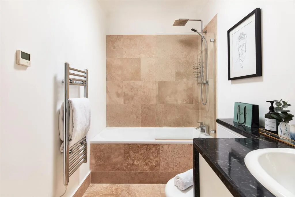 2 bedroom penthouse for rent