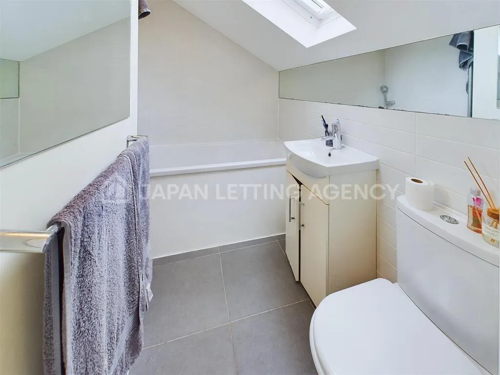 1 bedroom end of terrace house for rent