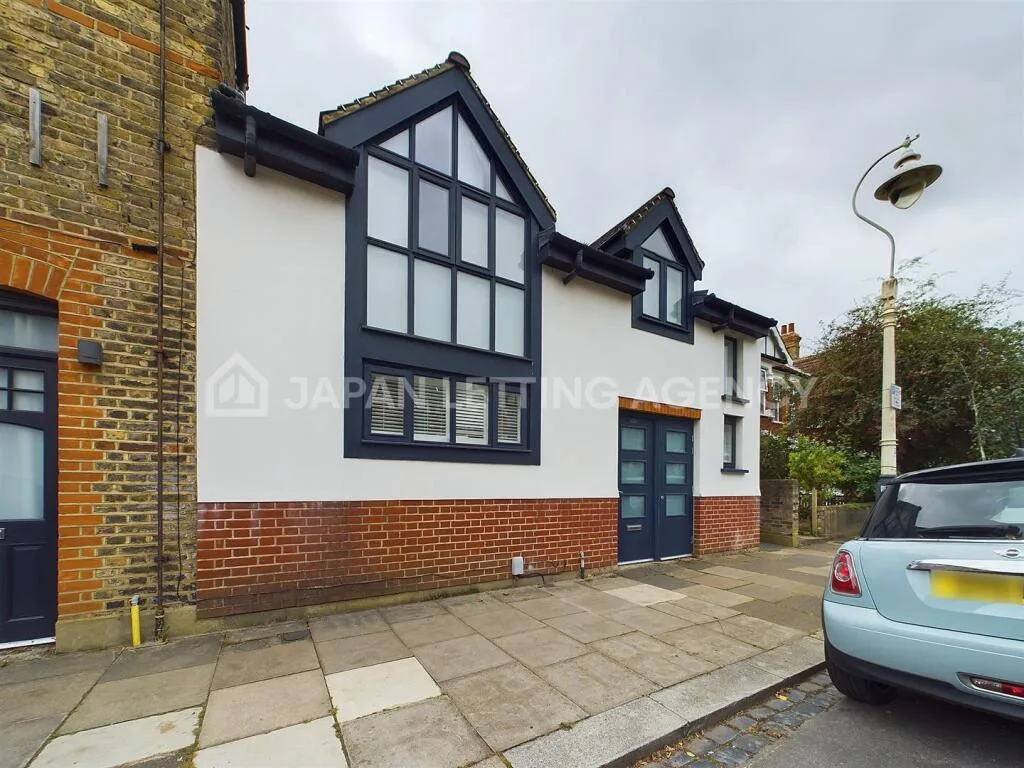 1 bedroom end of terrace house for rent