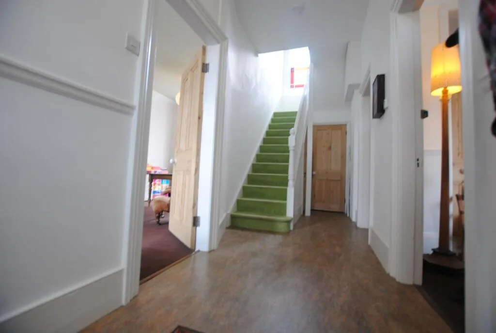 3 bedroom end of terrace house for rent