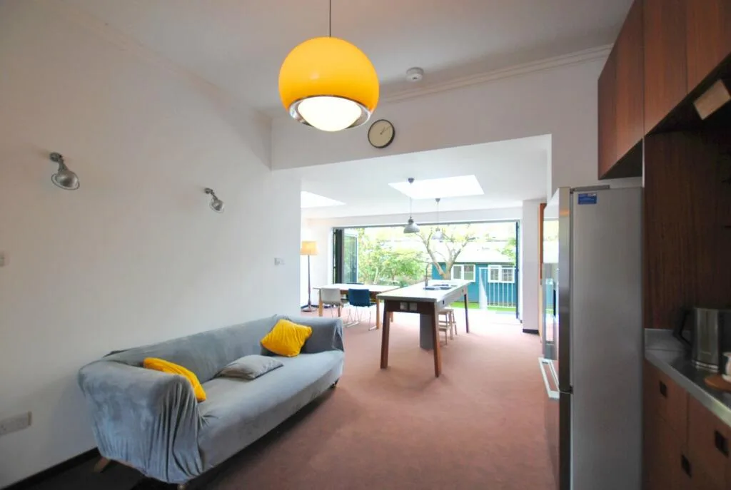 3 bedroom end of terrace house for rent