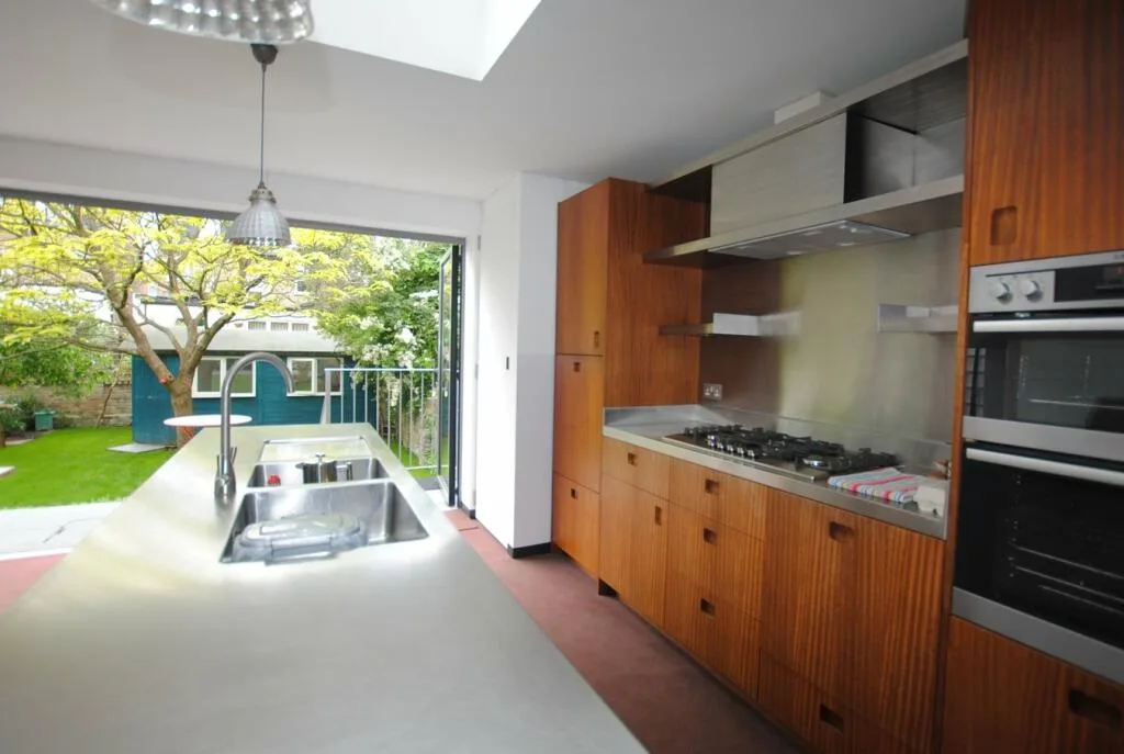3 bedroom end of terrace house for rent