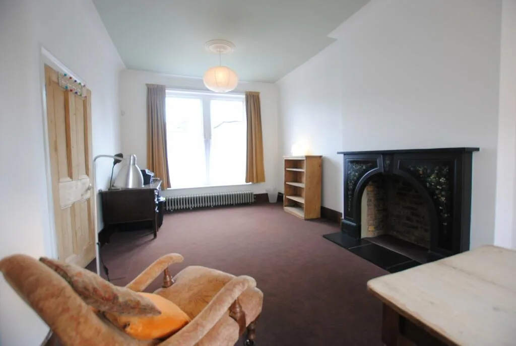 3 bedroom end of terrace house for rent
