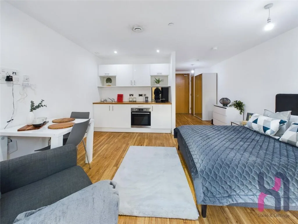 Studio flat for rent