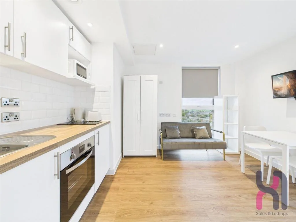 Studio flat for rent
