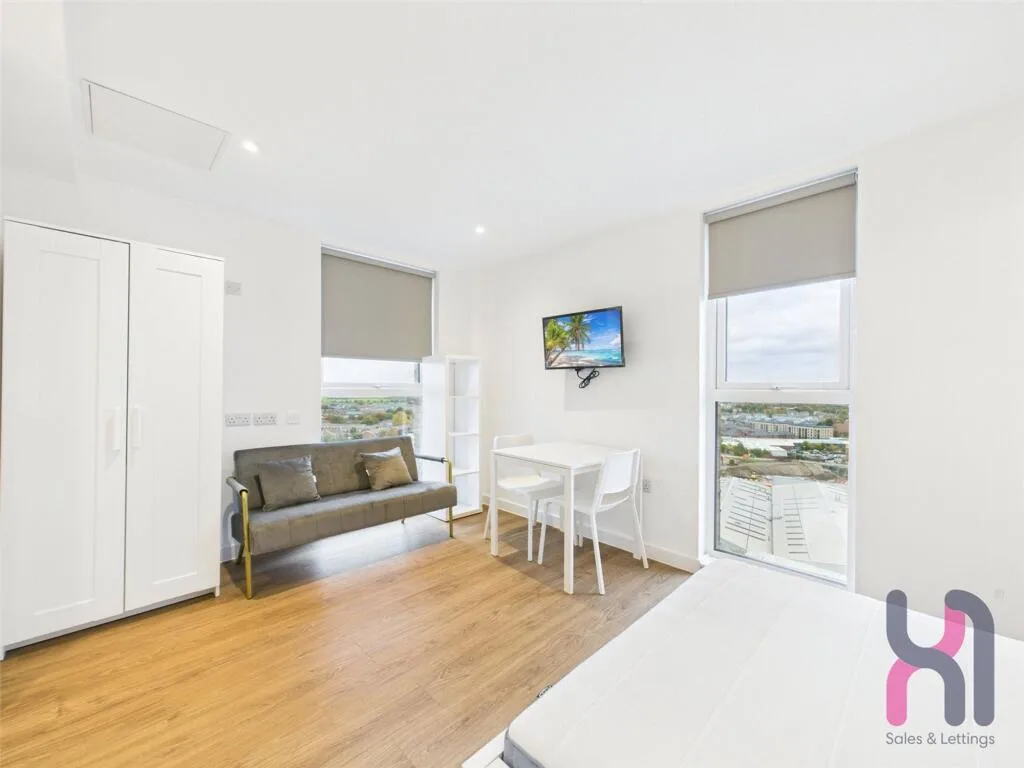 Studio flat for rent