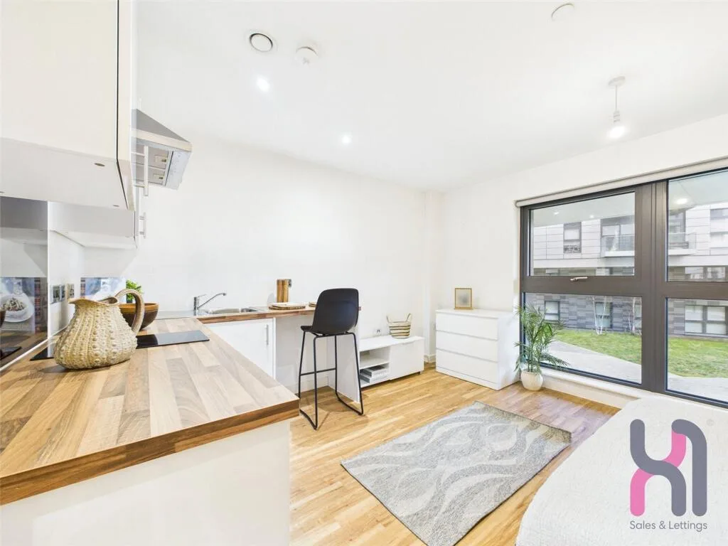 Studio flat for rent