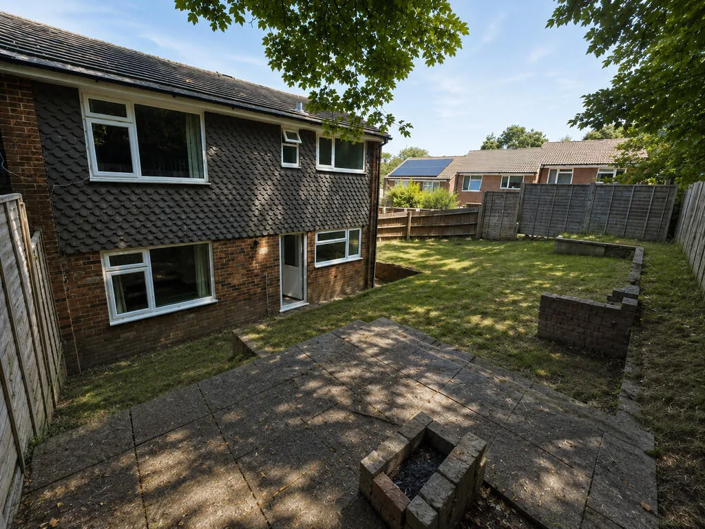 4 bedroom semi-detached house for rent