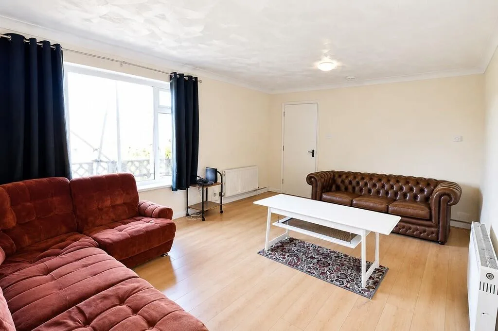 4 bedroom semi-detached house for rent