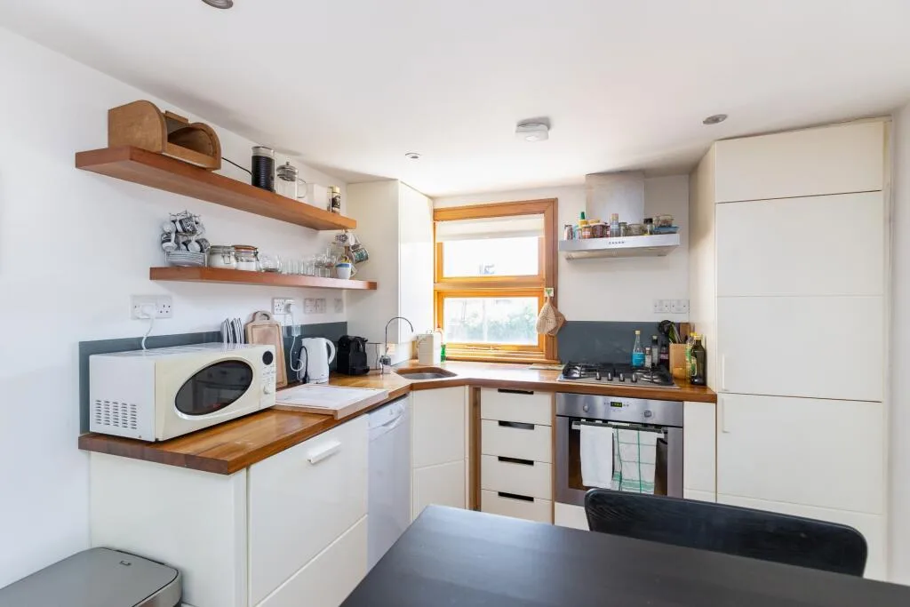 2 bedroom house for rent