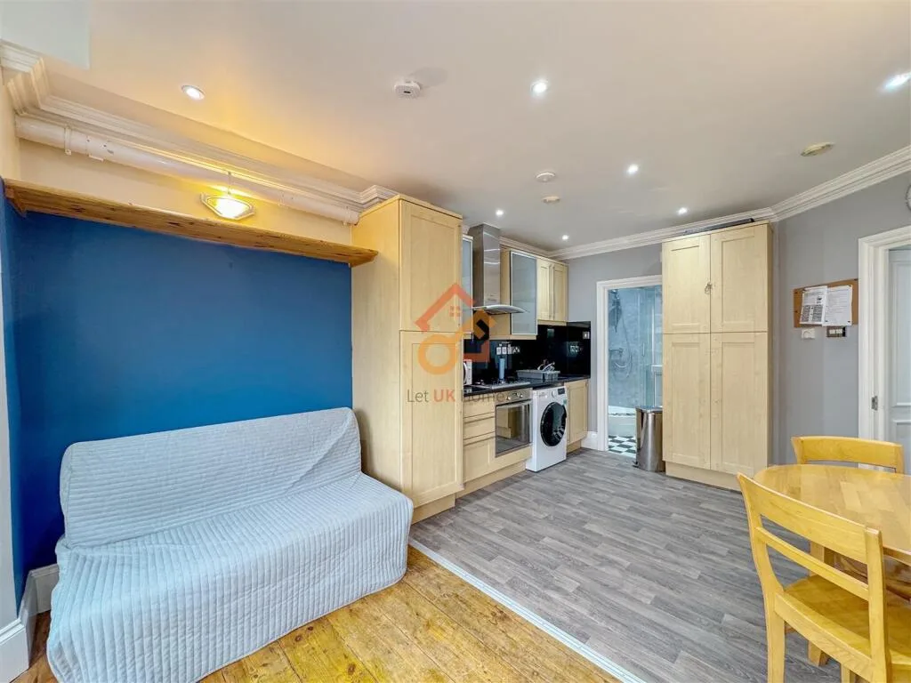 1 bedroom flat for rent