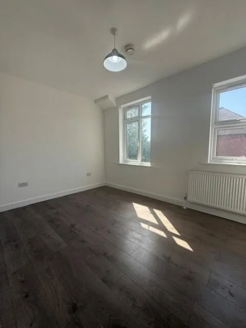 2 bedroom maisonette for rent