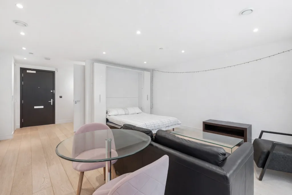 Studio flat for rent