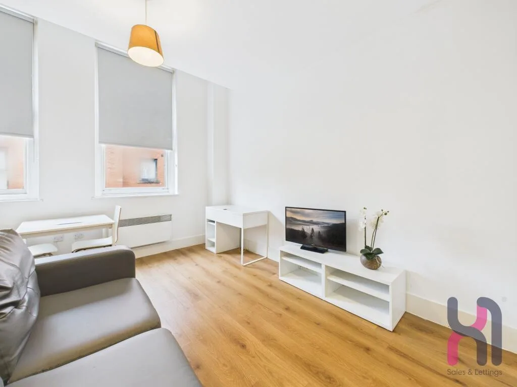 Studio flat for rent