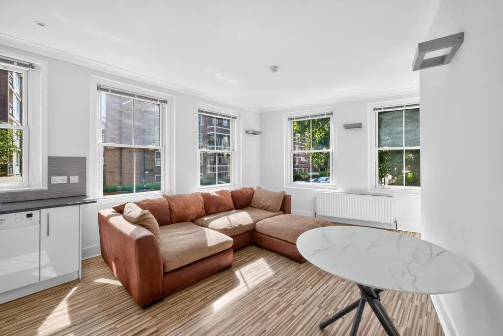 2 bedroom maisonette for rent