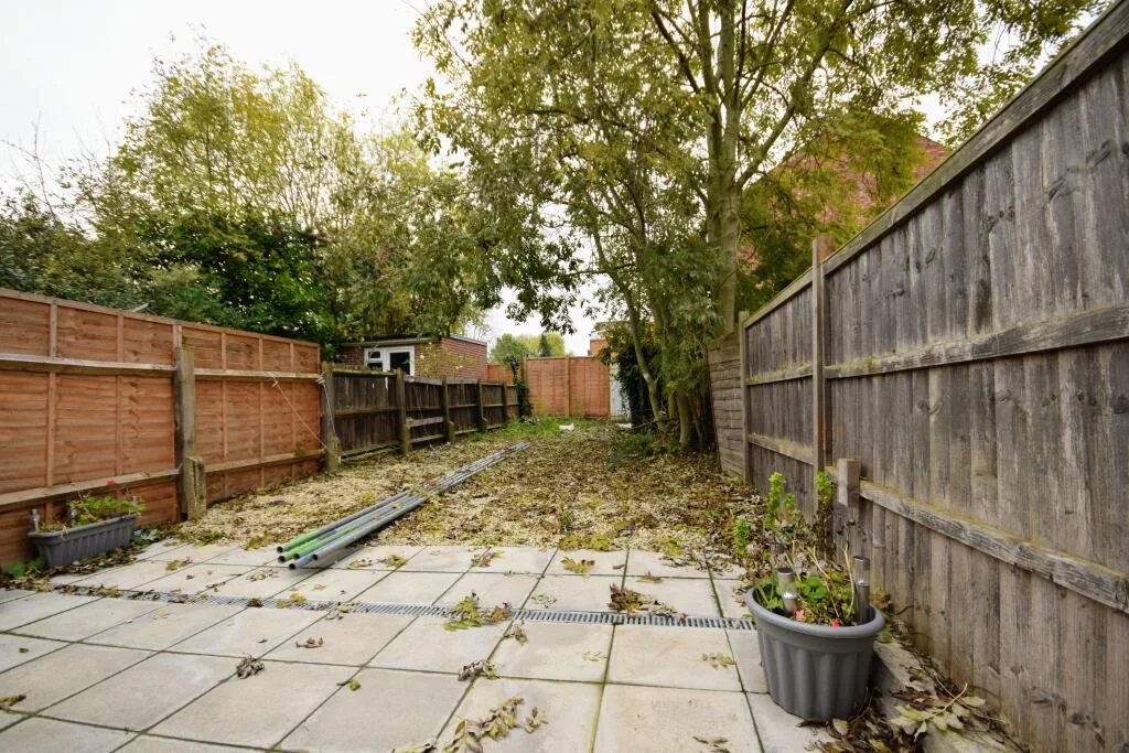1 bedroom house share for rent