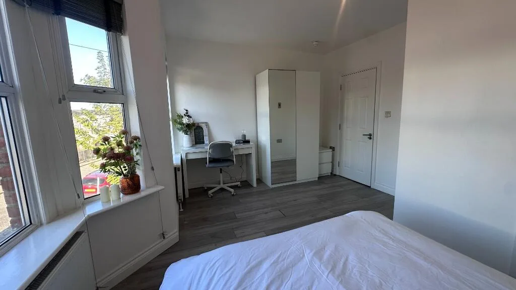 1 bedroom house share for rent