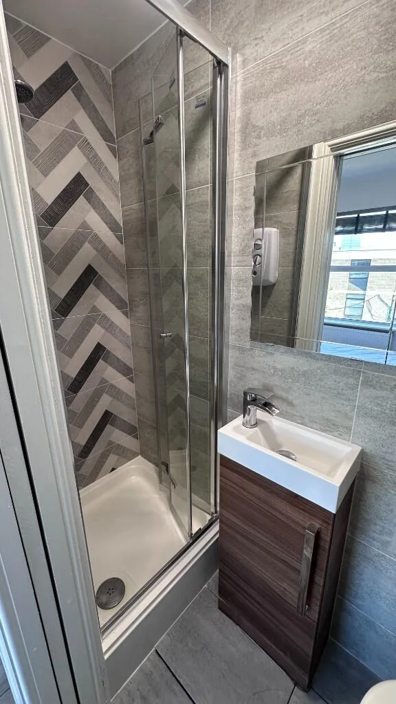 1 bedroom house share for rent