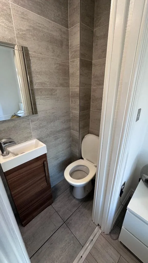1 bedroom house share for rent