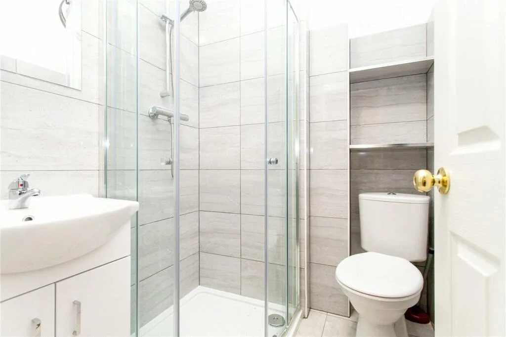 2 bedroom maisonette for rent