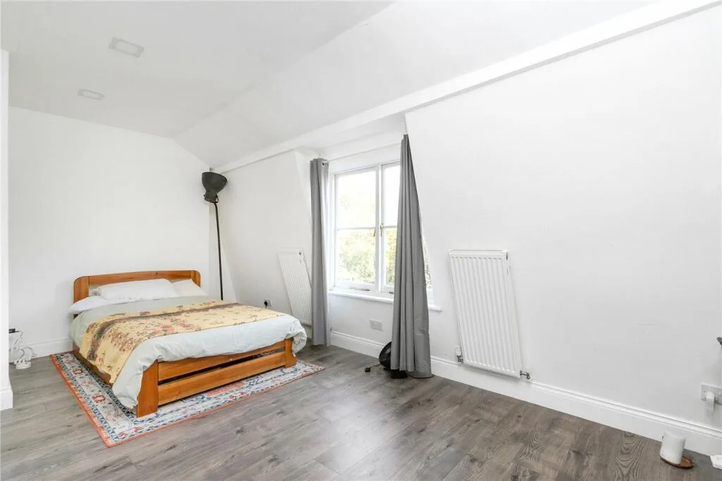 2 bedroom maisonette for rent