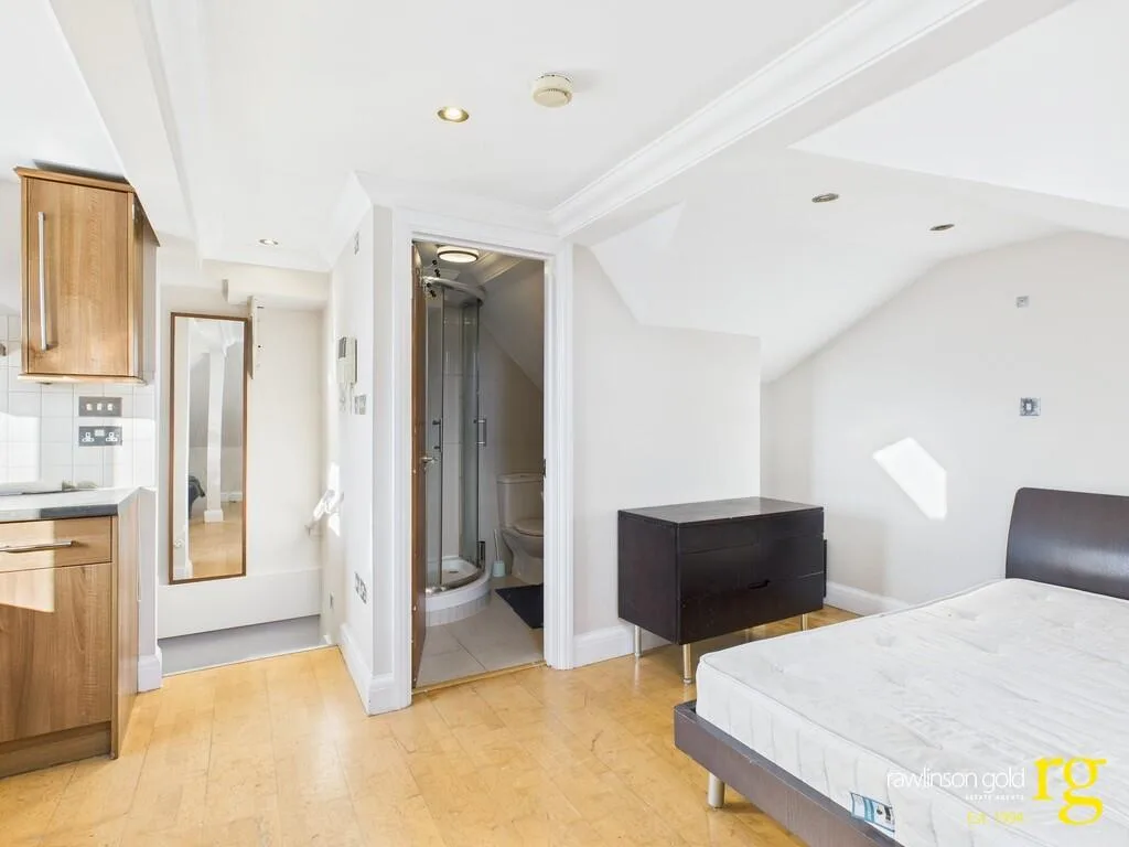 Studio flat for rent