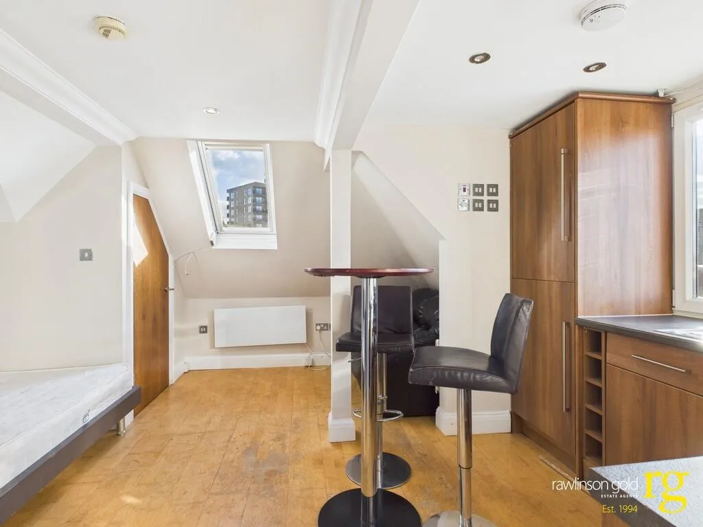 Studio flat for rent