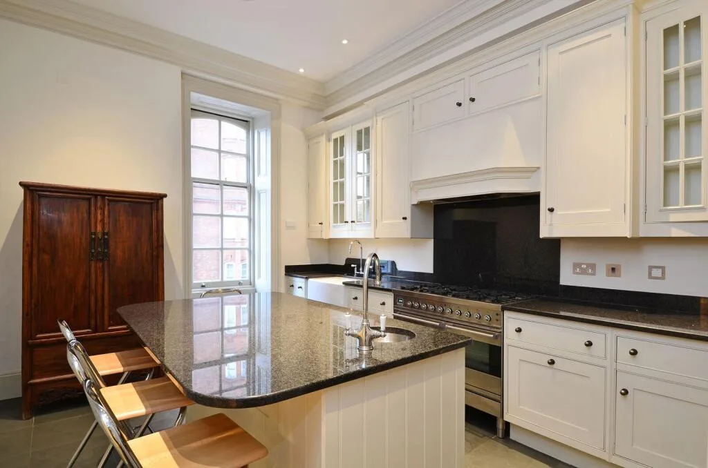 4 bedroom flat for rent