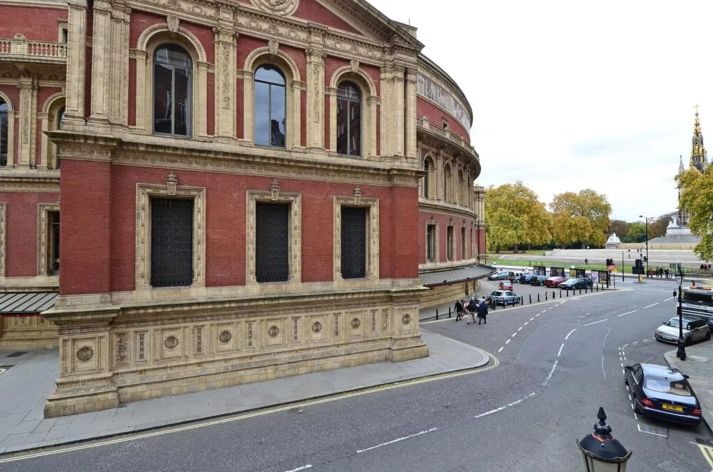 4 bedroom flat for rent