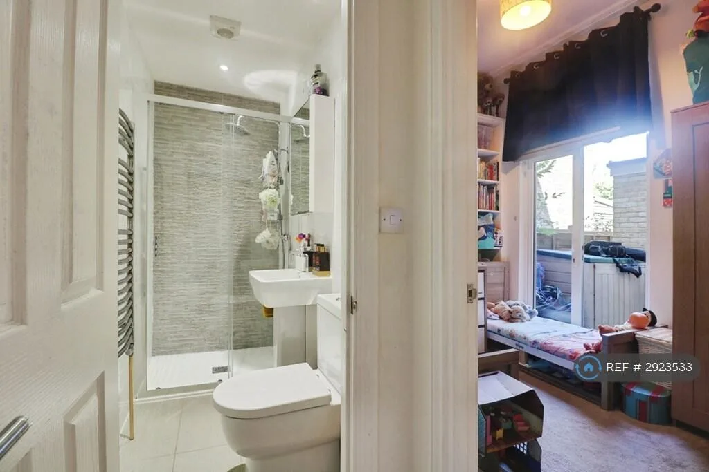3 bedroom flat for rent