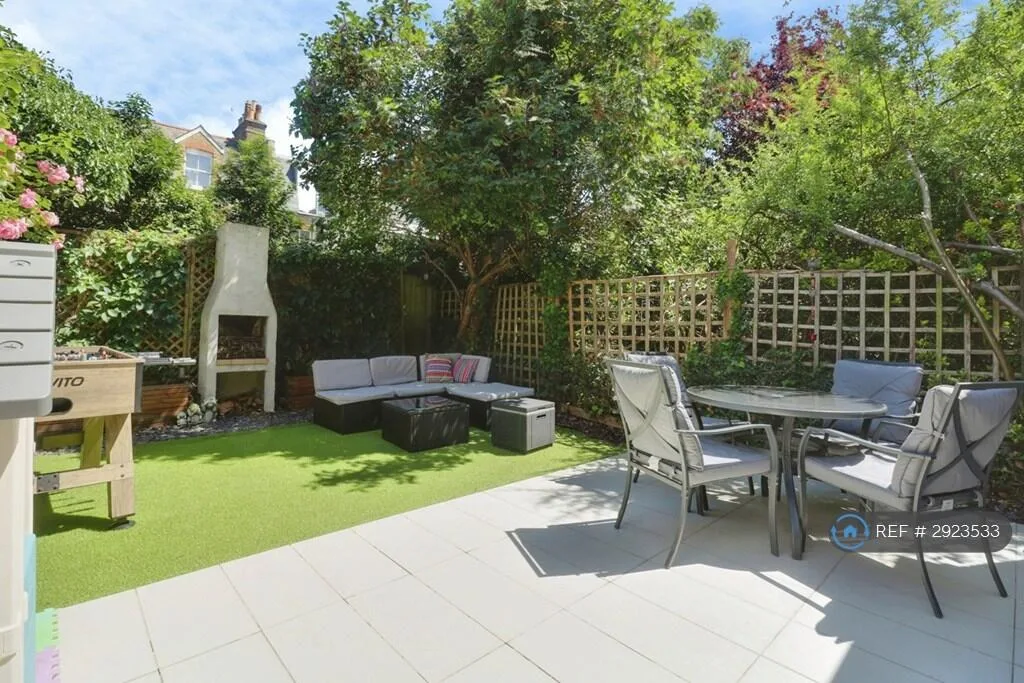 3 bedroom flat for rent