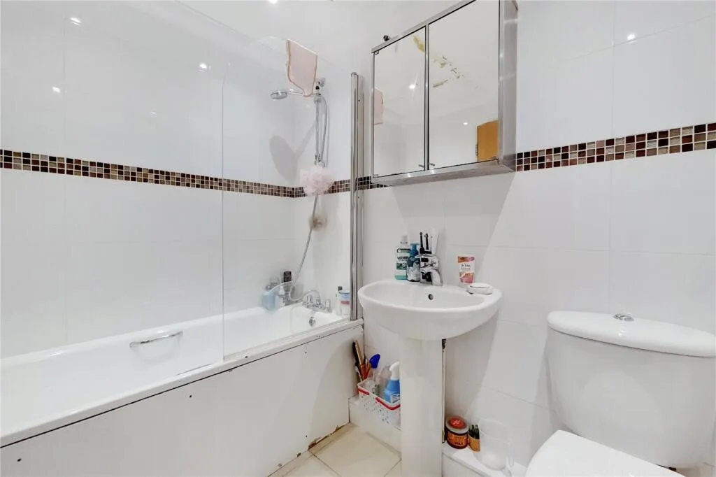 2 bedroom house for rent
