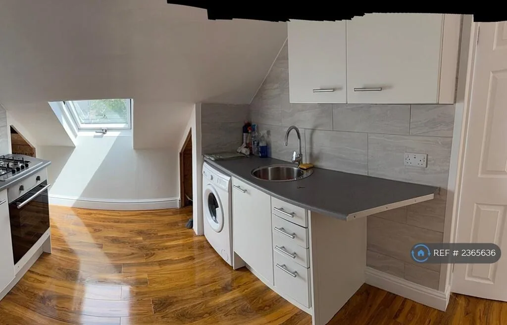 Studio flat for rent